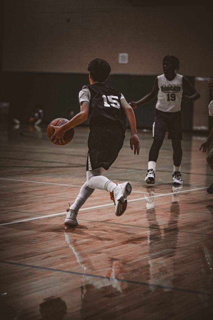 BASKETBALL